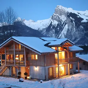 https://chalet-brio.hotels-rhonealpes.com